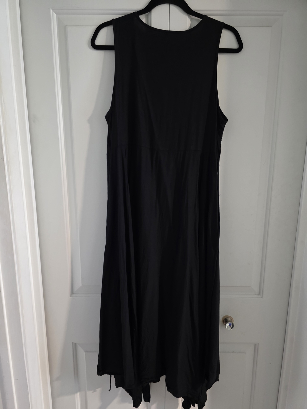 Old Navy Black Sleeveless V-Neck Maxi Dress - Picture 6 of 8